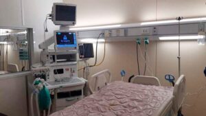 Unidad de Paciente Crítico del HCM presenta ocupación del 56,6%
