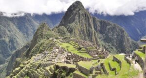Turismo en Perú intentará sobrevivir ofreciendo entrada gratis a los turistas nacionales