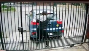 Subinspectora PDI frustra a tiros portonazo en su contra en Maipú: asaltantes se dieron a la fuga