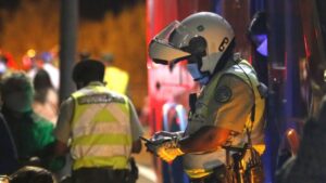 Sin ninguna medida sanitaria: Sorprenden a 400 personas en fiesta clandestina en camino a Rinconada