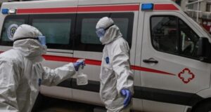 China rechaza versión de que el coronavirus surgió en agosto y acusa intento de 