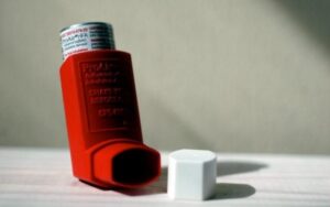 Broncopulmonar advierte a asmáticos sobre Covid-19 y los insta a no dejar sus tratamientos
