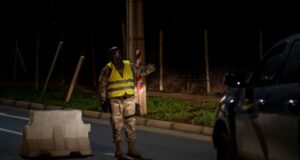 Las cuestionadas penas y multas que se arriesgan por violar cuarentena y toque de queda
