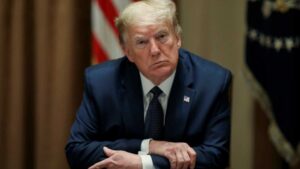 Trump firma decreto para reformar policías tras manifestaciones por homicidio de George Floyd