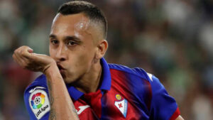 DT de Eibar pide la continuidad de Orellana: “Nos da mucho”