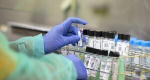 Muertos por coronavirus en el mundo bordean las 400 mil personas