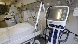 Zúñiga descartó falta de ventiladores mecánicos: Hay un 9,3% disponible