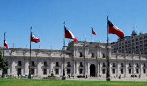 Aún no hay fecha de promulgación de límite a la reelección y RN y la UDI piden veto presidencial para que no afecte a alcaldes