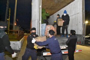 Personal Naval colaboró en recepción y distribución de Cajas de Ayuda Social para sectores vulnerables