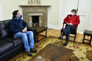 Alcalde de Punta Arenas se reunió con intendente en busca de fórmulas para ayudar al sector turístico