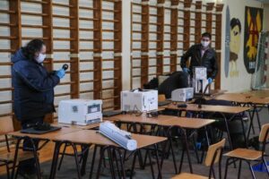 Habilitan gimnasio para pagar renovación de permisos de circulación