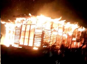 Investigan intencionalidad en incendio que terminó con casa en construcción