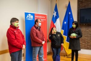 Agrupación de Personas Sordas de Punta Arenas recibieron 50 mascarillas con mica