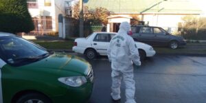 Sujeto diagnosticado positivo de Covid19 realizó desordenes frente a su vivienda