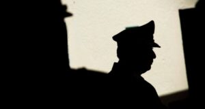 Condenan a dos carabineros (r) a tres años de libertad vigilada por secuestro de mirista en 1974