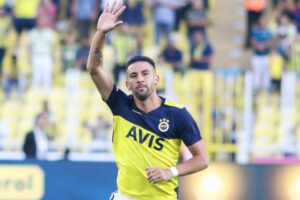 Mauricio Isla estaría más cerca de Boca: oferta de TV argentina a su esposa sería 'clave'