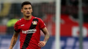 Bayer Leverkusen y Aránguiz intentarán recuperar la 'zona de Champions' ante su clásico, el Colonia