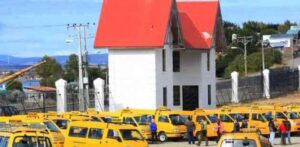 Transportistas escolares trasladarán a trabajadores de salud municipal para apoyar sus labores