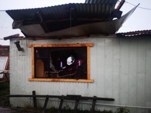 Familia grave tras explosión de su vivienda