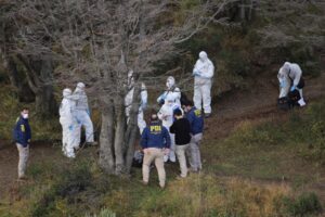 Investigan hallazgo de cadáver al interior de parque
