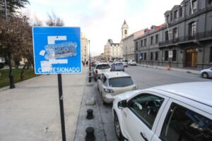 Cobros de estacionamientos seguirán vigentes por más de una semana a pesar de aprobar su término