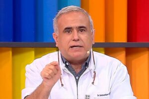 Por Jorge Enríquez Carrera Facebook | Sebastián Ugarte 89.055 visitas  Mientras pasaba visita a sus pacientes, el médico Sebastián Ugarte,