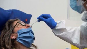 Salud comenzará a realizar PCR a domicilio y fortalecerán red con app móvil que notifica resultados