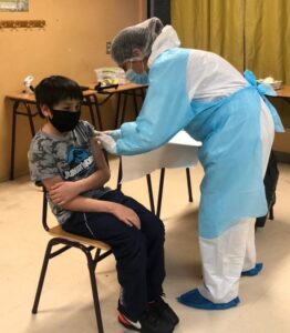 Inoculación contra la Influenza retorna a la normalidad: grupos objetivos se podrán vacunar en Cesfam