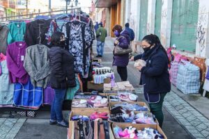 Las ventas en la calle no se detienen a pesar de la pandemia