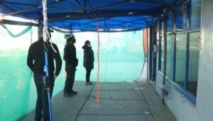 Brote de Natales deja en cuarentena a 76 personas y contagio en cárcel tiene a 17 contactos estrechos confinados
