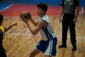 Branko Coro: el talentoso basquetbolista magallánico que viaja a España para continuar su carrera deportiva y académica