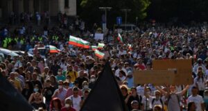 Cuarta noche de protestas antigubernamentales en Bulgaria