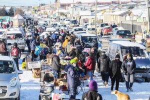 Feria de las pulgas Alfredo Lorca mantuvo sus funciones a pesar de bajas temperaturas y la nieve