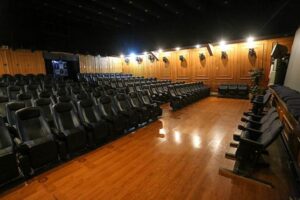 Los cines de Magallanes sueñan con volver a llenar sus butacas
