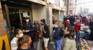Cadem: 83% está de acuerdo en retirar 10% de las AFP, Colegio Médico la institución mejor evaluada