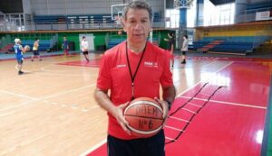Manuel Herrera: La histórica figura  del básquetbol nacional conversó  en Ídolos del Deporte
