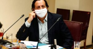 Piñera elige a Víctor Pérez, senador UDI, como nuevo ministro del Interior