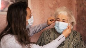 Casi 9 mil mayores de 75 años y más podrán salir todos los días durante 1 hora