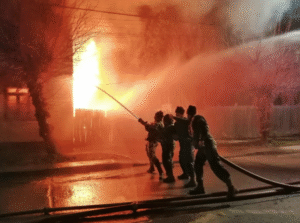 Trágico amanecer: dos personas mueren calcinadas en incendio que destruyó su casa