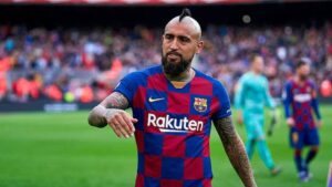Con Vidal en complemento: Barcelona mandó al descenso al Espanyol y descontó al Real Madrid