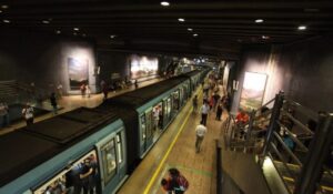 Metro reabrirá tres estaciones la próxima semana y volverá a su horario habitual