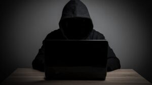 Perfiles falsos: cobardía en redes sociales e irresponsabilidad