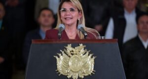 Presidenta de Bolivia Jeanine Añez da positivo por Covid-19