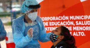 Caen 87% contagios diarios de coronavirus en Región Metropolitana: también bajan 14% pacientes UCI