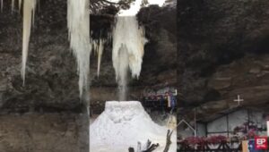 La imagen del día: cascada de la gruta natural de la Virgen de Monserrat totalmente congelada