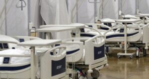 Citarán al contralor a la comisión investigadora de la Covid-19 por contratos de Espacio Riesco