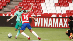 Sufrió hasta el final: Real Madrid consiguió un gran triunfo ante un difícil Granada en La Liga