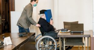 Exguardia nazi pide disculpas a las víctimas del Holocausto a días de ser sentenciado