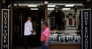 Dólar abre con tendencia al alza y traspasa los $790 en sus movimientos de apertura