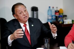 “Lo que quieren es destruir las bases que llevaron a Chile a ser líder en Latinoamérica”